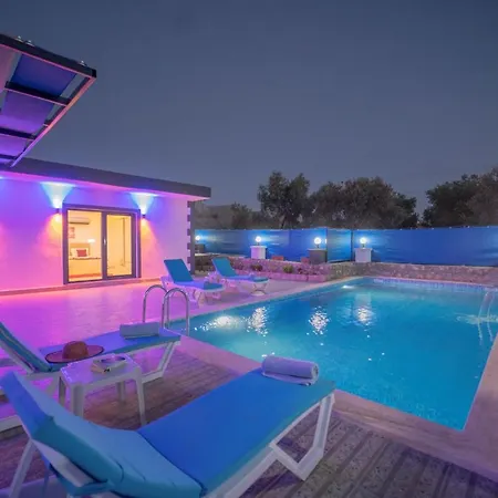 Hina - 2 Bedroom Holiday Villa With Jacuzzi In Kalkan *